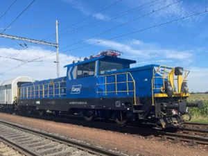 Chińska lokomotywa manewrowa przeznaczona dla Rail Cargo Hungary na testach w Velimie
