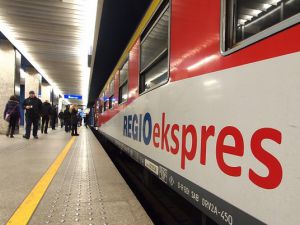 UTK: coraz mniej pasażerów i pociągów