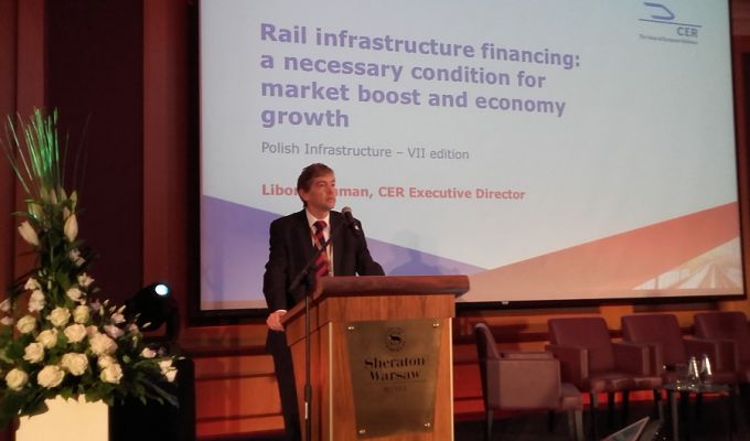 Lochman: rozwój polskiej kolei zależy od lepszej infrastruktury i integracji