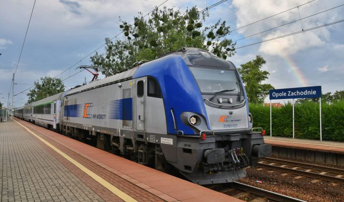 PKP Intercity wybiera NEWAG jako dostawcę 46 nowoczesnych lokomotyw E4DCU Griffin