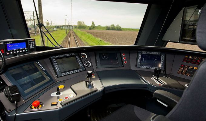 Ilu maszynistów poprowadzi pociąg towarowy z Przemyśla do Szczecina w jedną stronę?