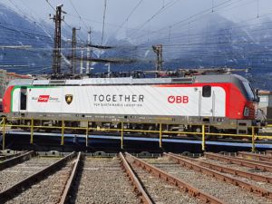 ÖBB Rail Cargo Group i Lamborghini współpracują na rzecz zrównoważonej logistyki
