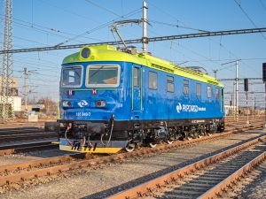 "Dojrzała" lokomotywa Škoda 181 040 PKP Cargo International w firmowym "płaszczu" wróciła na tory.