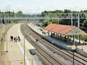 Ustka – wakacyjni pasażerowie 2100 pociągów korzystali z nowych peronów