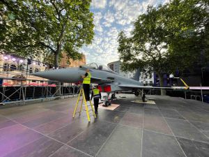 CEVA Logistics dostarcza pełnowymiarowy model samolotu myśliwskiego BAE Systems do Londynu