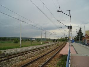 Świętokrzyskie: udostępniono przebudowane perony na linii starachowickiej