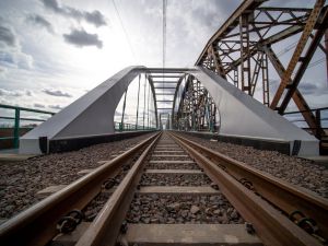 Setki milionów na sprawne podróże po mostach kolejowych