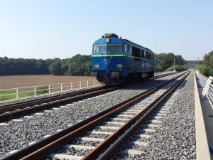 Bielawa Dolna. Pierwsze lokomotywy na nowym moście kolejowym