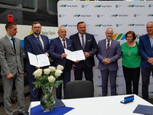 Koleje Śląskie i NEWAG podpisali umowę na dostawę trzech nowych Impulsów z opcją dwóch kolejnych.