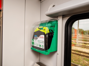 Pociągi PKP Intercity z defibrylatorami AED od PZU