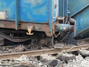 Pęknięta iglica prawdopodobną przyczyną wykolejenia pociągu towarowego na stacji Rybnik Towarowy