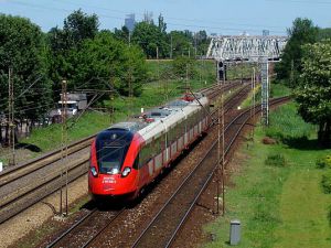 Warszawa: utrudnienia przez awarię pociągu