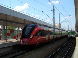 Warszawa: kibice wybrali transport szynowy