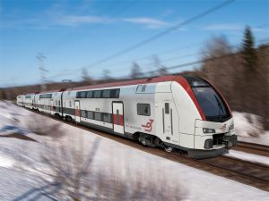 Kolejne 7 piętrowych pociągów DOSTO wyprodukowanych przez zakłady Stadlera trafi do Szwecji.