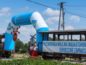 Przeworska Kolejka Wąskotorowa PKW powitała kolarzy 79 Tour de Pologne