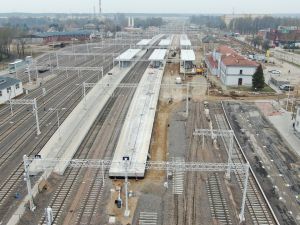 Rail Baltica – postępują prace na stacji i wiaduktach w Ełku