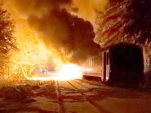 Spłonął autobus szynowy Arrivy w Czechach, osiem osób zdążyło go opuścić.