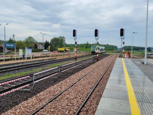 W ramach Programu Przystankowego przebudowywana jest stacja kolejowa w Niemojkach na Mazowszu.