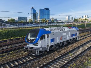 PKP Intercity kupuje 16 lokomotyw hybrydowych za ponad 550 mln zł 
