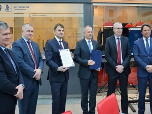 ŁKA podpisała umowę na nowe pociągi Impuls II z Newagu
