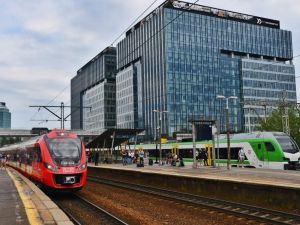 Komunikat PKP PLK: O godzinie 12:30 wznowiono ruch pociągów przez stację Warszawa Czyste.