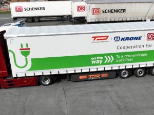 DB Schenker testuje naczepy eTrailers: znacznie niższe zużycie paliwa