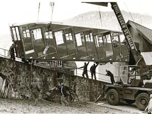 Historyczny moment demontaż wagoników tradycyjnej kolejki między Unterwasser a płaskowyżem Iltios