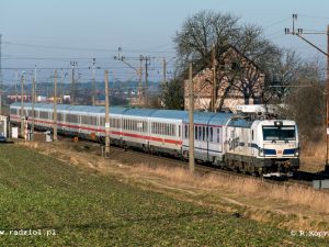 "Europejczyk" na czele zestawionego z wagonów DB składu pociągu "Varsovia"