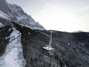 Silniki ABB napędzają nową kolejkę linową na Zugspitze
