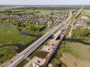 Na modernizowanym odcinku Czyżew – Białystok trwa budowa mostów kolejowych w Uhowie 