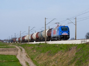 Newag: 10 mln zł dotacji na projekt towarowej lokomotywy wielosystemowej