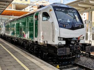 Pierwsze dwie lokomotywy Stadlera dla hiszpańskiego Adif realizują program testów homologacyjnych.