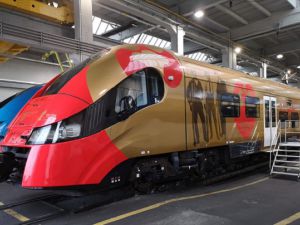Koleje Śląskie zaprezentowały pociąg Korfanty i nowoczesny symulator kolejowy w kabinie Elfa 2