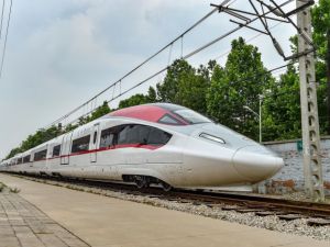 Chiny zbudowały szybki pociąg towarowy poruszający się z prędkością 350 km / h