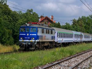 Prezydent Białegostoku chce więcej połączeń kolejowych z Warszawą