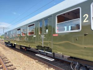   Fundacja Era Parowozów przywróciła do służby wagon pasażerski typu 120A 