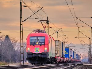 Kryzys w kolejowym transporcie towarowym na Wegrzech spowodowany wzrostem cen energii trakcyjnej