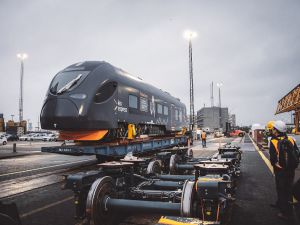 Nowy pociąg Leo Express Sirius dotarł do Czech z portu w niemieckiej Bremie