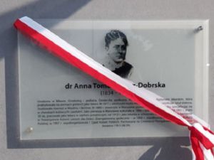Dr Anna Tomaszewicz-Dobrska została patronką dworca kolejowego w Mławie
