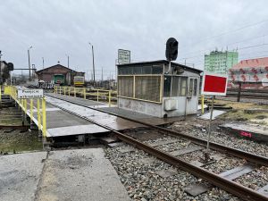 Sprawniejszy wyjazd pociągów technicznych zapewni remont obrotnicy w Katowicach