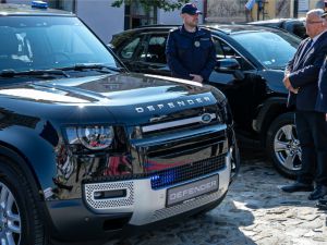 Nowe Land Rovery Defender w Straży Ochrony Kolei