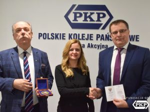 Fundacja Grupy PKP odznaczona medalem za wsparcie młodych sportowców na Wschodzie