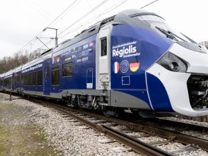 Alstom przekaże platformę Coradia Polyvalent, zakład w Reichshoffen oraz platformę TALENT 3 do CAF