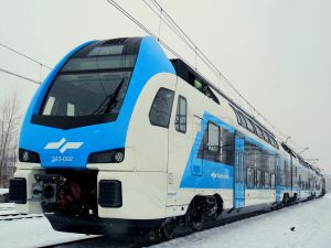 Pierwszy z pociągów KISS Stadlera dla Kolei Słoweńskich wyruszył z Siedlec do Żmigrodu 