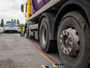 4055 kontroli pojazdów ciężarowych na ulicach Warszawy