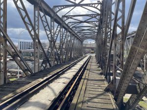 Rośnie nowy most kolejowy w Przemyślu
