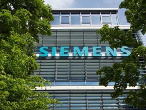 Siemens zlikwiduje działalność w Rosji