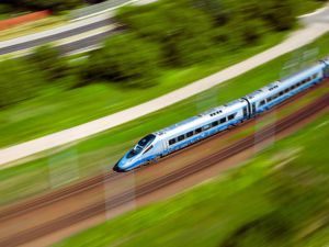 Minister Infrastruktury zezwolił na podróż pociągiem z prędkością 160 km/h z jednym maszynistą