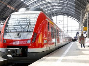 RMV zwróciło około 900.000 euro pasażerom z powodu opóźnień w 2021 roku