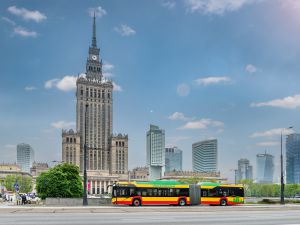 Solaris wygrywa kontrakt na dostawę 130 przegubowych autobusów elektrycznych dla Warszawy! 